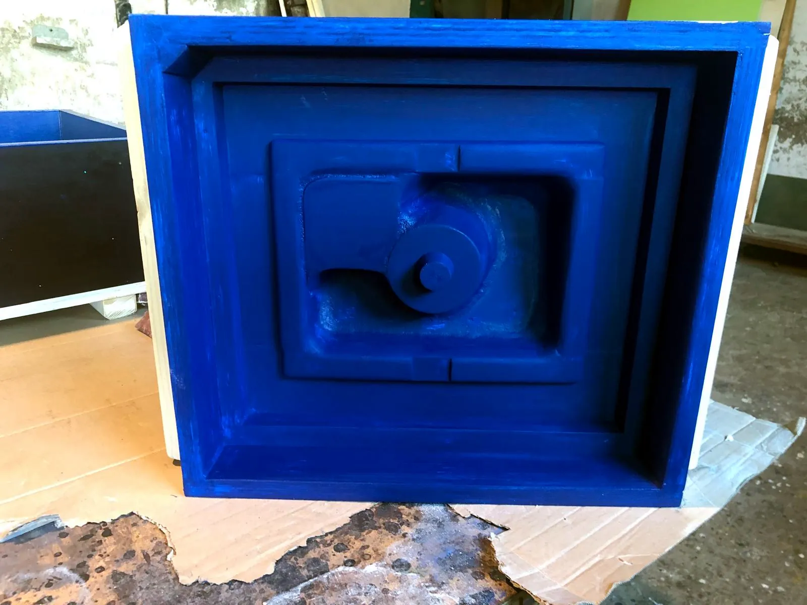 Blue-finished wooden core box